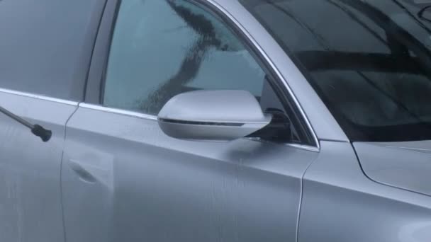 Washing Luxury Silver Car Touchless Car Wash Washing Sedan Car — Stockvideo