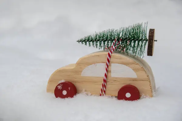 Wooden Car Carrying Christmas Tree Snow Copy Space Text Toy — Stock Photo, Image