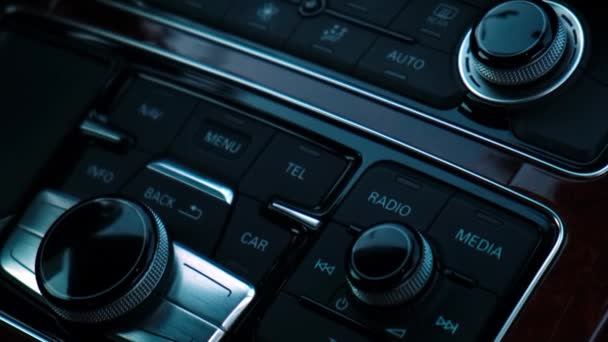 Interior Carro Luxo Moderno Detalhes Painel Sistema Controle Menu Multimídia — Vídeo de Stock