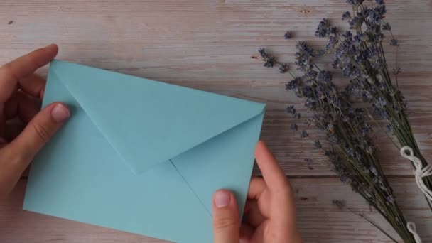 Self 케어는 파란색 봉투에서 메시지 알림에 텍스트를 라벤더 행복의 디지털 — 비디오