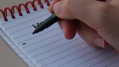 Avro parası. Kadın konut giderlerini yazar ve hesaplar. Elektrik, gaz ve su faturalarını sayıyorum. Verimli Tüketim ve Ekonomi kavramı. Harcama alışkanlıkları