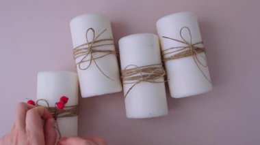 Kadınların Noel için yeni bir takvim hazırlama süreci dört hafta sürer. El yapımı el yapımı eğitim serisi. Sıfır atık çevre dostu kış tatili dekorasyonu. Yeni yıl üst görünümü, düz