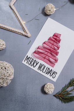 Noel ağacı kurdelesi Noel hediyesi olarak el işi Noel hediyesi yaratma hikayesi. Dokunarak yapılan bir aktivite. Yaratıcı kendi yarattığım hediyelerin ana sınıfı gelişimi. Mevsimlik ev hayatı mikro