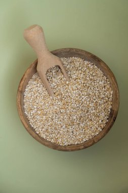 Çiğ arpa lapası, glüten ve mısır gevreği. Sağlık sigortası. Alternatif hecelenen tahıl bileşeni kavramı. Vejetaryen diyet tarifleri. Bitkisel yaşam tarzı. Boşluk Proteini zengin kopyala