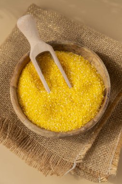 Çiğ mısır lapası, glüten ve mısır gevreği. Sağlık sigortası. Alternatif hecelenen tahıl bileşeni kavramı. Vejetaryen diyet tarifleri. Bitkisel yaşam tarzı. Boşluğu kopyala Protein zengini yemek 