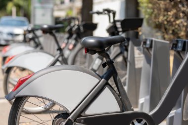 Mexico City 'de kiralık bir istasyonda bisiklet koltuğu.