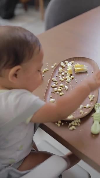 Baby Testing Textures Food While Having Breakfast Home Baby Led — Stock Video
