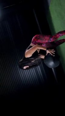 Sportif bir kadın topla egzersiz yaparken kamera kayıyor. Spor reklamcılığı konsepti