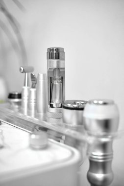 RF kaldırma cihazı, donanım kozmetolojisi. Donanım kozmetolojisi, cilt yenilenmesi için modern teknolojiler