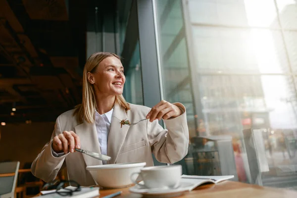 Businesswoman Having Business Lunch Working Day Cafe High Quality Photo — Stok Foto