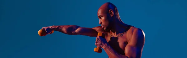 Muscular Man Doing Exercise Weight Dumbbells Studio Background Color Filter — Stock fotografie