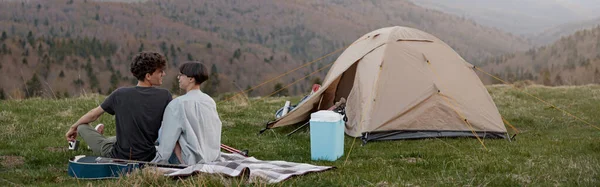 Rear Caucasian Couple Hugs Sitting Tent Top Mountain Beautiful View — Photo