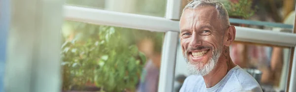 Smiling Middle Aged Caucasian Man Working Computer While Sitting Garden — Stok Foto