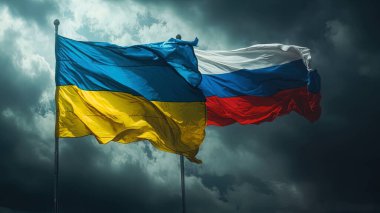 Ukrayna, Rus ulusal bayrağına karşı bulutlarda dalgalanıyor.