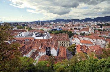Avusturya, UNESCO dünya mirası bölgesi Graz, Styria 'nın başkenti, Kunsthaus ve farklı bina ve kiliseleri olan şehir merkezi