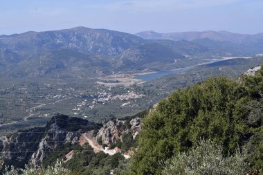 Greece, Crete, Landscape around Gonies with Aposelemi Dam