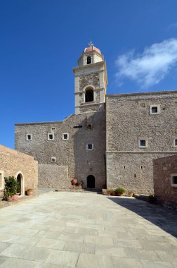 Yunanistan, Toplou Manastırı, Girit 'in kuzeydoğusunda yer alıyor