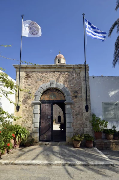 ギリシャ トプルーの修道院の入り口 クレタ島の北東部に位置 — ストック写真