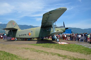 Zeltweg, Avusturya - 03 Eylül 2022: Styria 'daki Airpower 22 adlı halka açık hava gösterisi, Antonov An-2 ile statik ekran bir STOL çift kanatlı çift kanatlı uçak.