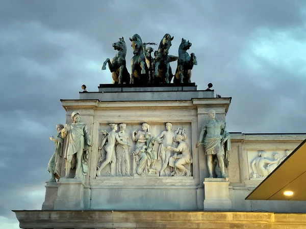 Vídeň Rakousko Března 2023 Reliéf Figurami Řecké Mytologie Týmem Koní — Stock fotografie