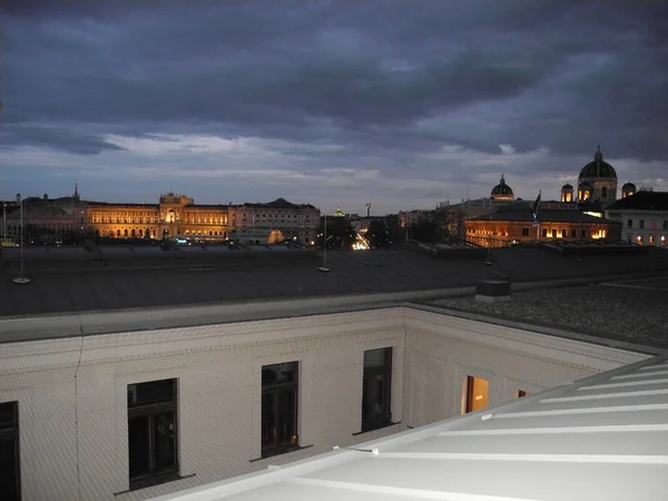 Österrike Wien Nattfotografering Takterrassen Parlamentsbyggnaden Med Hofburg Wiener Ringstrasse Och — Stockfoto