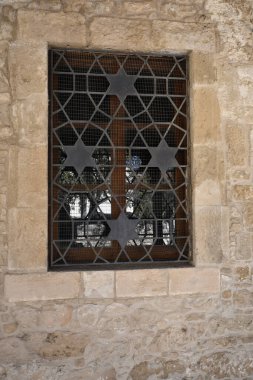 Kıbrıs Rum Kesimi, Paphos namı diğer Pafos 'taki Agia Sofya Camii' nin parmaklıklı pencereleri - 2017 yılında Avrupa Kültür Başkenti oldu.