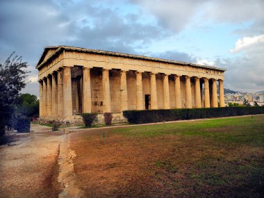 Atina, Yunanistan - 20 Aralık 2023: Antik Atinalı Agor 'daki Hephaistos Tapınağı