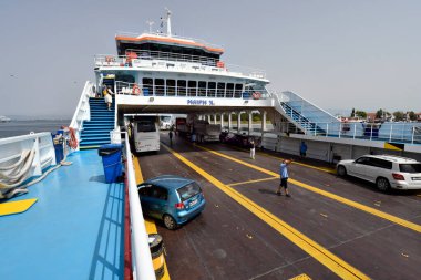 Keramoti, Yunanistan - 10 Haziran 2024: Thassos Adası feribotuna binmek