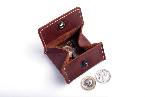 Handmade Leather Coin Purse Wallet Some British Pounds Coins Isolated — 스톡 사진