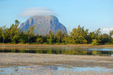 Le Morne Brabant Ile aux Benitiers 'de görüldüğü gibi