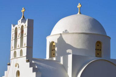 Kiklad Kilise Kubbesi ve çanları yakın çekim