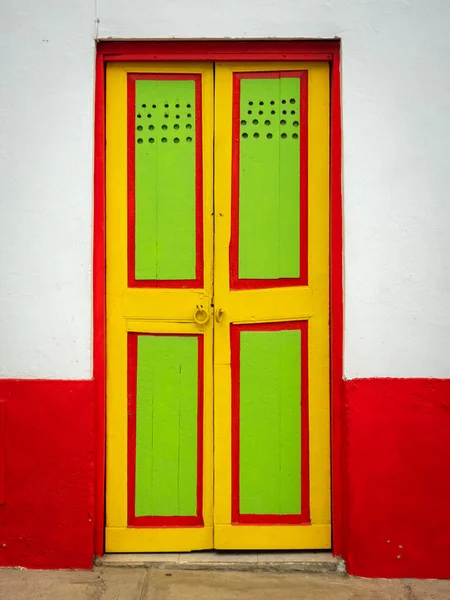 Puerta Colorida Tradicional Ciudad Jerico Antioquia Colombia — Foto de Stock
