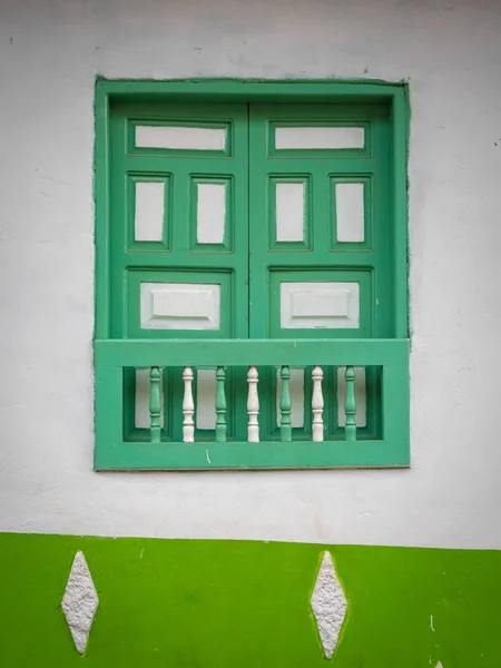 Fenêtre Verte Blanche Sur Fond Blanc Caractéristique Ville Jerico Antioquia — Photo