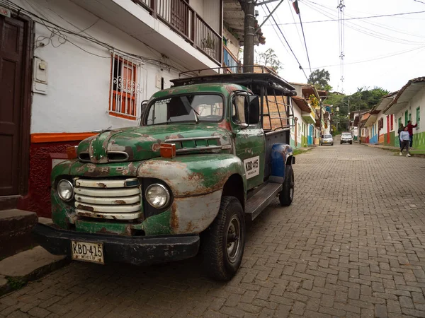 Jerico Antioquia Colombia Abril 2022 Old Green Vintage Truck Estacionado —  Fotos de Stock