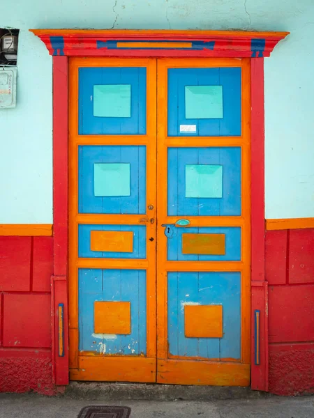 Puerta Colorida Tradicional Ciudad Jerico Antioquia Colombia — Foto de Stock