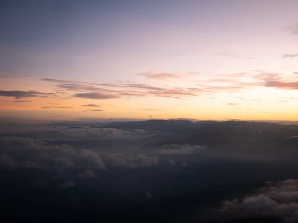 Alba Sulle Montagne Antioquia Colombia Con Cielo Giallo Piena Nuvole Fotografia Stock