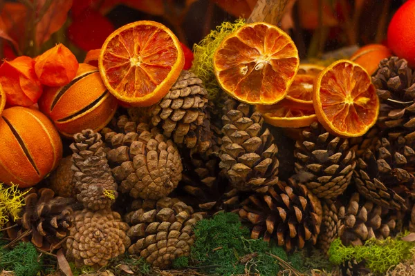 Autumn Decorative Composition Pine Cones Dried Oranges — Stock Photo, Image