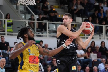 Diego Flaccadori - Dolomiti Energia Trentino İtalya Basketbol Şampiyonası 'nda Dolomiti Energia Trentino' ya karşı Givova Scafati, İtalya 'nın Trento kentindeki BLM Group Arena' da 30 Ekim 2022 - Fotoğraf: Roberto Tommasin