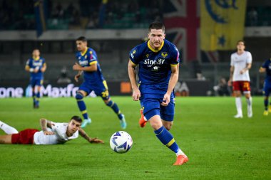 Verona 'dan Thomas Henry, İtalya' nın Verona kentinde bulunan Marcantonio Bentegodi Stadyumu 'nda oynanan Hellas Verona FC maçında 31 Ekim 2022 - Fotoğraf: Ettore Griffon