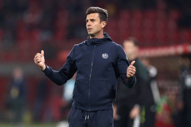 Bologna FC 'nin baş antrenörü Thiago Motta İtalya futbol takımı Serie A maçında AC Monza ile Bologna FC maçında 31 Ekim 2022' de İtalya 'nın Monza kentindeki U-Power Stadyumu' nda jestler yaptı.