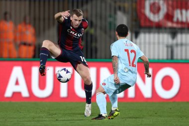 Bologna FC takımından Lewis Ferguson, İtalya 'nın Monza kentindeki U-Power Stadyumu' nda AC Monza ile Bologna FC maçında AC Monza maçında AC Monza Sensi ile karşılaştı.