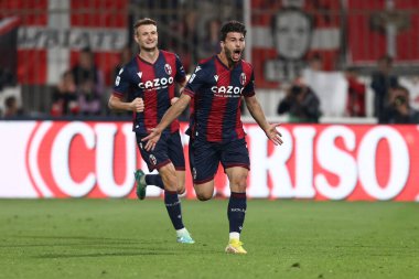 Bologna FC takımından Riccardo Orsolini, İtalya 'nın Monza kentindeki U-Power Stadyumu' nda oynanan Serie A maçında attığı ikinci golü kutluyor.