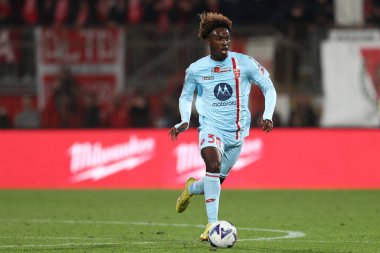 AC Monza takımının oyuncusu Warren Bondo İtalya 'nın Monza kentindeki U-Power Stadyumu' nda oynanan AC Monza-Bologna FC karşılaşmasında, 31 Ekim 2022 - Fotoğraf: Francesco Scaccianoc