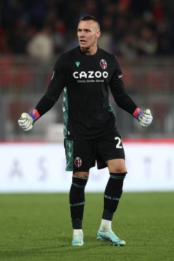 Bologna FC takımından Lukasz Skorupski, İtalya 'nın Monza kentindeki U-Power Stadyumu' nda oynanan AC Monza-Bologna FC maçı sırasında kutlama yapıyor, 31 Ekim 2022 - Fotoğraf: Francesco Scaccianoc