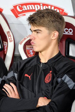 AC Milan 'dan Charles De Ketelaere, Torino FC ile AC Milan arasında 30 Ekim 2022' de Torino Olimpico Grande Torino 'da oynanan 2022 / 23 karşılaşmasında,