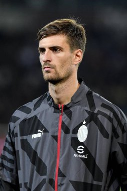 AC Milan 'dan Matteo Gabbia, Torino FC ile AC Milan arasında 30 Ekim 2022' de Torino Olimpico Grande Torino 'da oynanan 2022 / 23 karşılaşması sırasında İtalya' nın Torin kentinde oynanan 