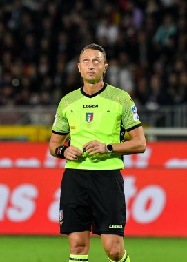 Hakem Rosario Abisso, Torino FC ile AC Milan arasında 30 Ekim 2022 'de Torino Olimpico Grande Torino' da oynanan Serie A 2022 / 23 karşılaşmasında tepki gösterdi - Fotoğraf: Phs Agency / PHS / LiveMedi