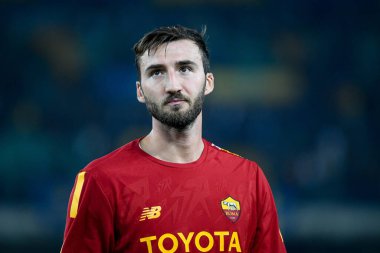 İtalyan futbolu Serie A maçında Roma 'nın Bryan Cristante portresi, 31 Ekim 2022' de İtalya 'nın Verona kentindeki Marcantonio Bentegodi stadyumunda Hellas Verona FC ile AS Roma maçında çekildi.
