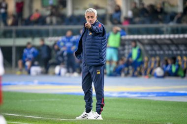 Roma Teknik Direktörü Jose 'Mourinho İtalyan futbolu Serie A maçı sırasında İtalya' nın Verona kentindeki Marcantonio Bentegodi stadyumunda Hellas Verona FC ile AS Roma karşılaşması, 31 Ekim 2022 - Fotoğraf: Ettore Griffon