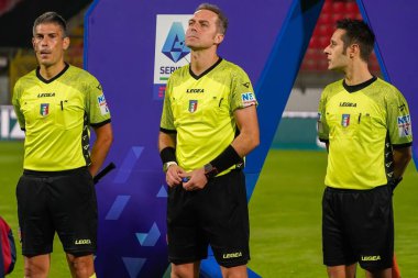Luca Pairetto (Hakem) İtalya 'nın başkenti Monza' daki U-Power Stadyumu 'nda oynanan AC Monza-Bologna FC maçı sırasında, 31 Ekim 2022 - Fotoğraf: Luca Rossin